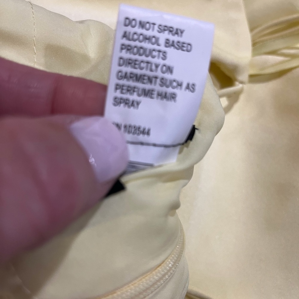 La Femme Flutter Slit Trumpet Gown Pale Yellow Size 12 Open Tie Back Prom - Picture 8 of 8